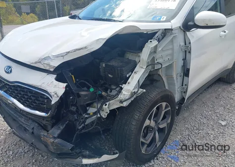 2020 Kia Sportage Lx z USA, uszkodzony, nr VIN KNDPMCAC8L7777695